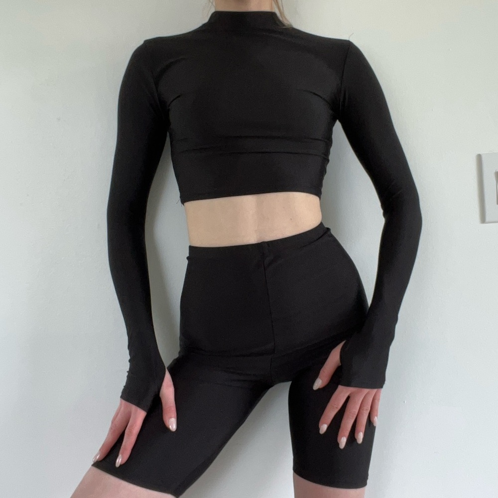 Spandex set : crop top and bikers shorts